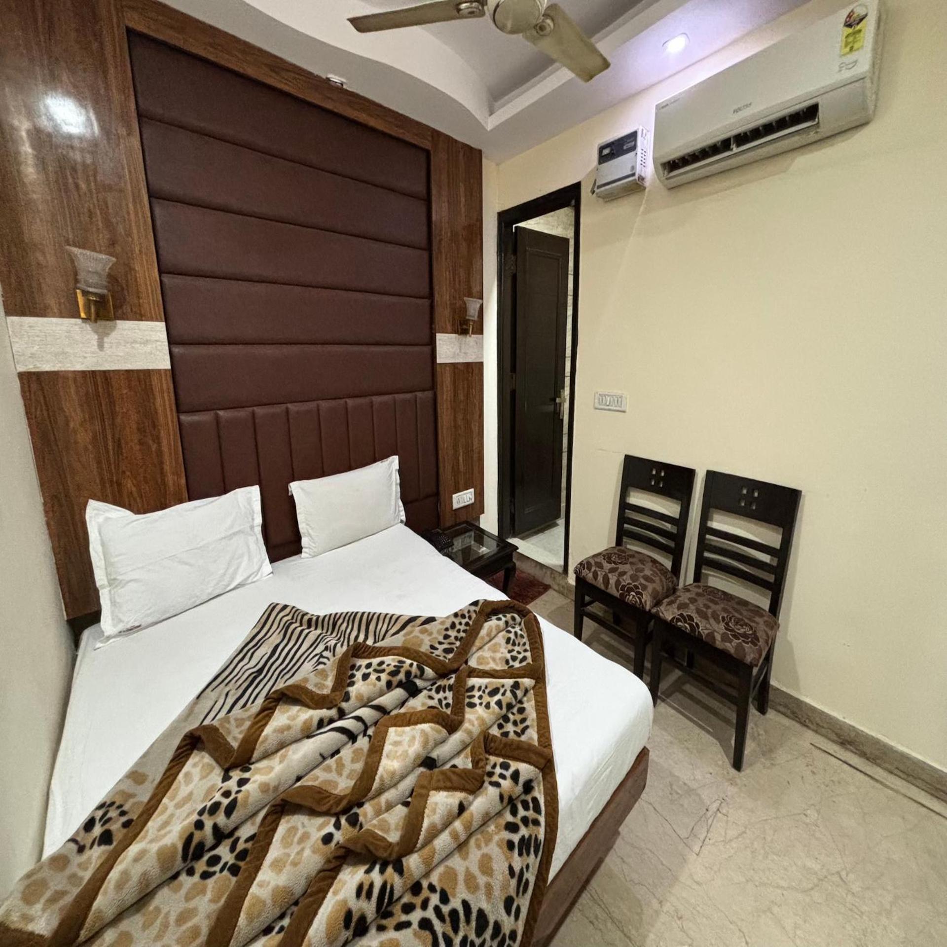 Hotel Pk International Near By New Delhi Station I Couple Friendly Quarto foto