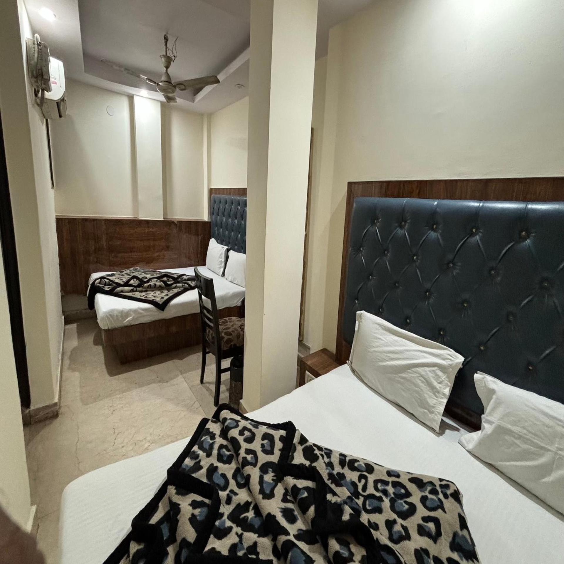 Hotel Pk International Near By New Delhi Station I Couple Friendly Quarto foto