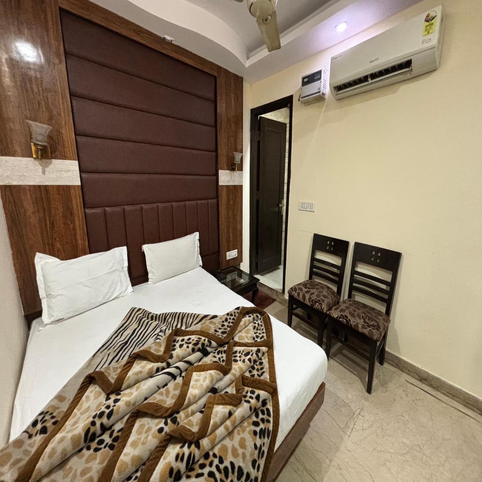 Hotel Pk International Near By New Delhi Station I Couple Friendly Quarto foto