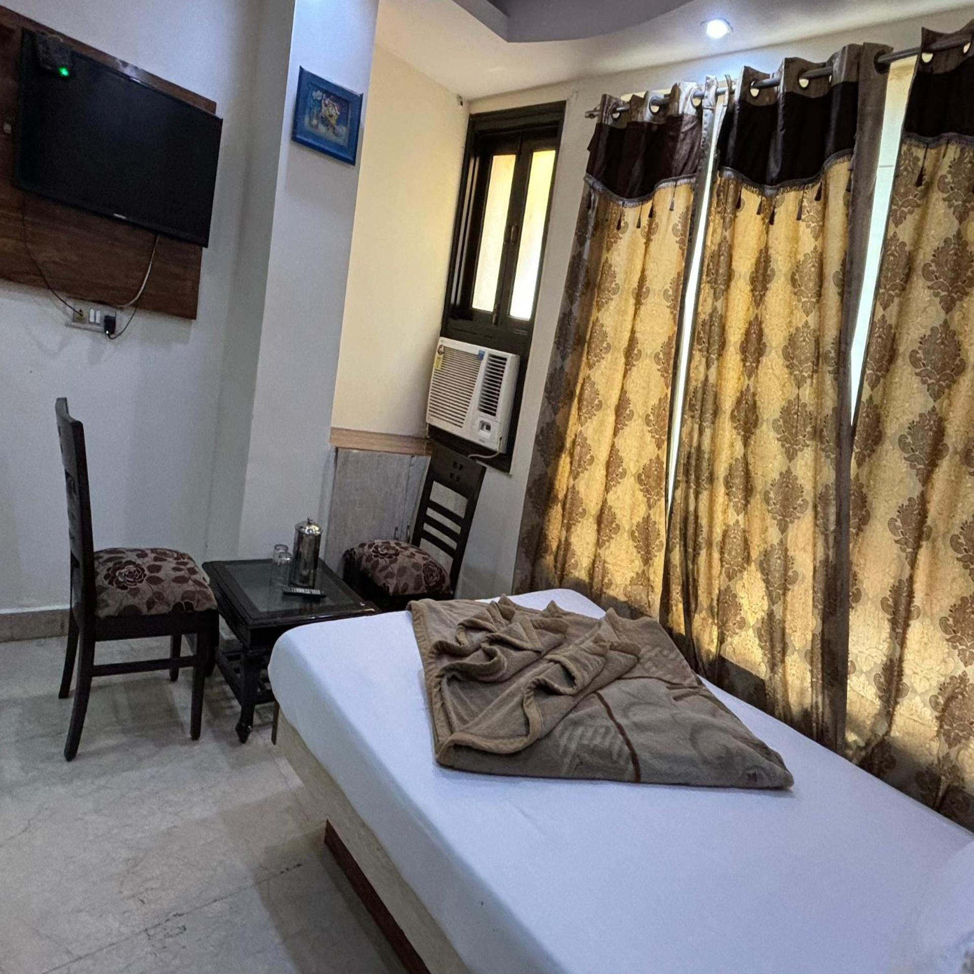 Hotel Pk International Near By New Delhi Station I Couple Friendly Quarto foto